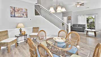 Townhouse, 3 kamar tidur | Tempat makan