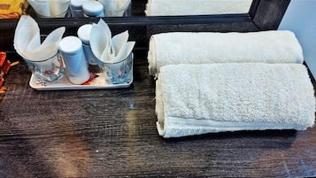 隔音、免費 Wi-Fi