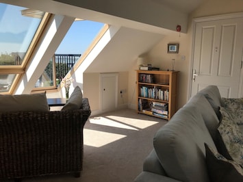 Penthouse Lounge & views