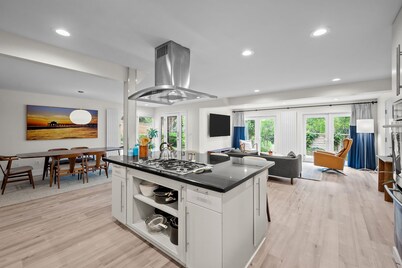 New Listing! Walk to Pearl St | Hot Tub | Garden | Prime Location
