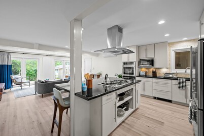 New Listing! Walk to Pearl St | Hot Tub | Garden | Prime Location