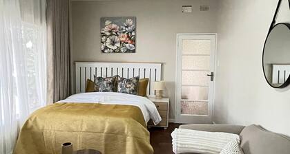 The Comfy Private Place - 2296
