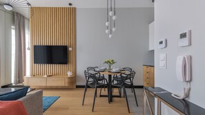 Apartment, Lake View (114) | Living area | Flat-screen TV - Apartamenty Sun & Snow Nad Zatoką (Olsztyn)