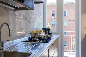 Micro-ondas, fogão, cooktop, lava-louças