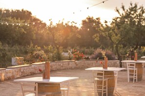 Outdoor dining - Albachiara Suite Spa (Fasano)