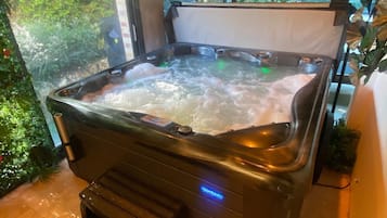 Tina de hidromasaje interior