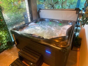 Bain à remous intérieur