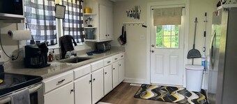 Modest comfortable home in Downtown Yadkinville