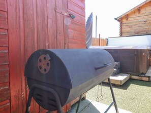 Property grounds - Smiddy Bothy (Brechin)