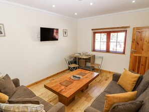Living area - Smiddy Bothy (Brechin)