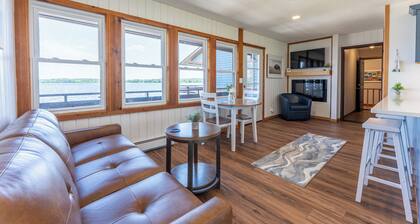 Sandy Point Resort Suit, amazing 365 Lakeview