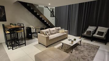 Duplex, Garden View | Living area