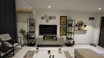 Duplex, Garden View | Living area