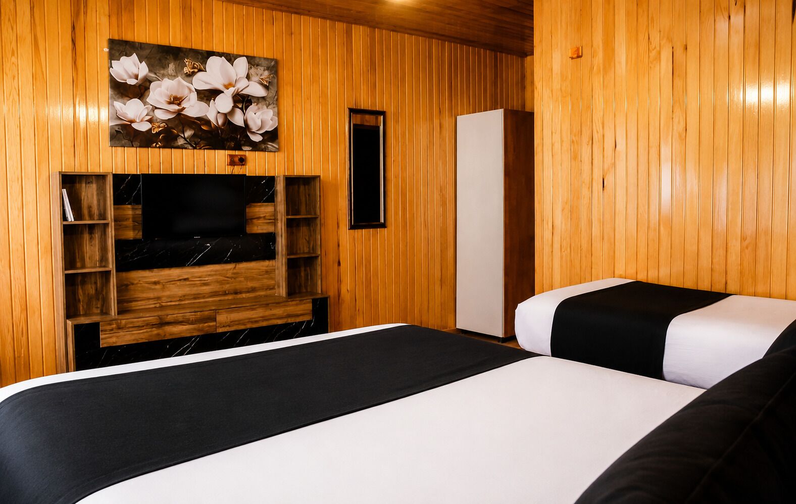Standard Triple Room, Lake View | Free WiFi