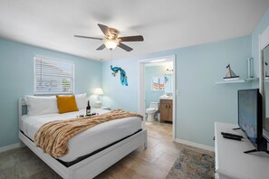 3 chambres, bureau, fer et planche à repasser, lit parapluie