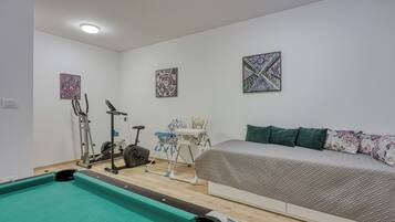 Vila Keluarga, beberapa kamar (Pool and Fun Villa Stella Klarici) | Ruang permainan