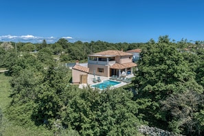 Családi villa, 3 hálószobával, erkély (Pool and Fun Villa Stella Klarici) | Légi nézet