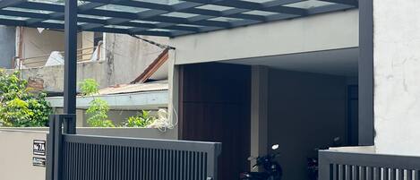 واجهة المنشأة