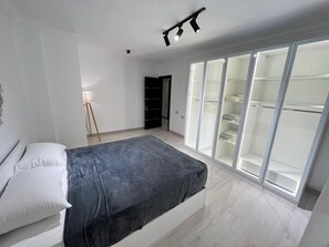 2 間睡房、熨斗/熨衫板、Wi-Fi、床單