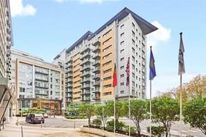 Exterior - Classy-Lux Battersea Park Chelsea Bridge Apartment (London)