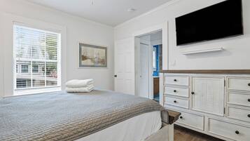 1 habitación, tabla de planchar con plancha, wifi gratis y ropa de cama