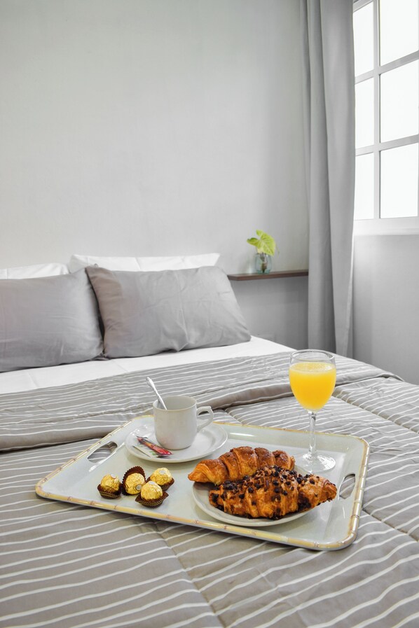 1 bedroom, in-room safe, WiFi, bed sheets