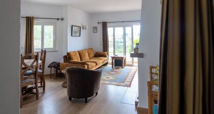 Two bedroom, sea-view apartment on popular Monte Dourado resort