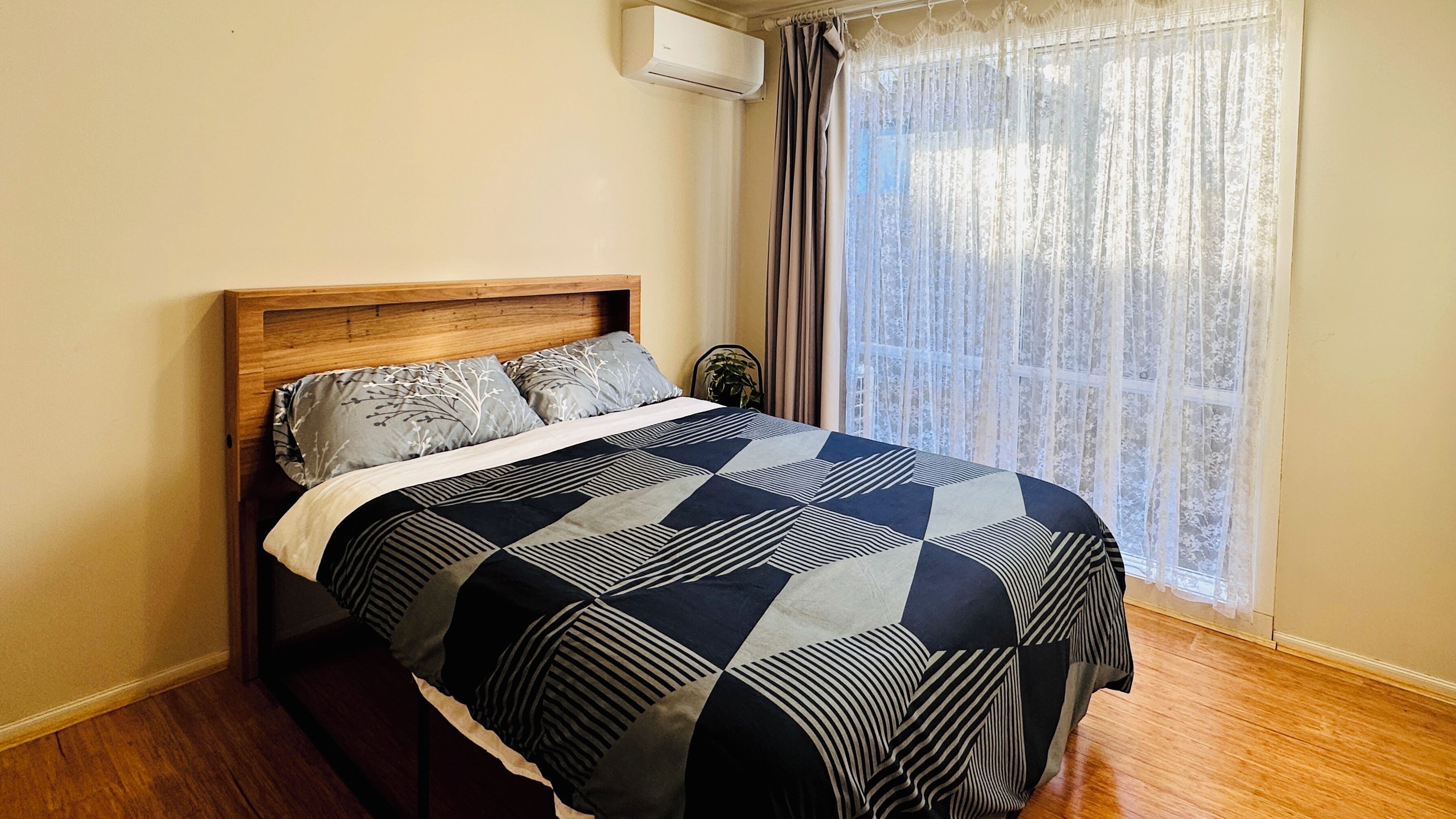 2 bedrooms, WiFi, bed sheets