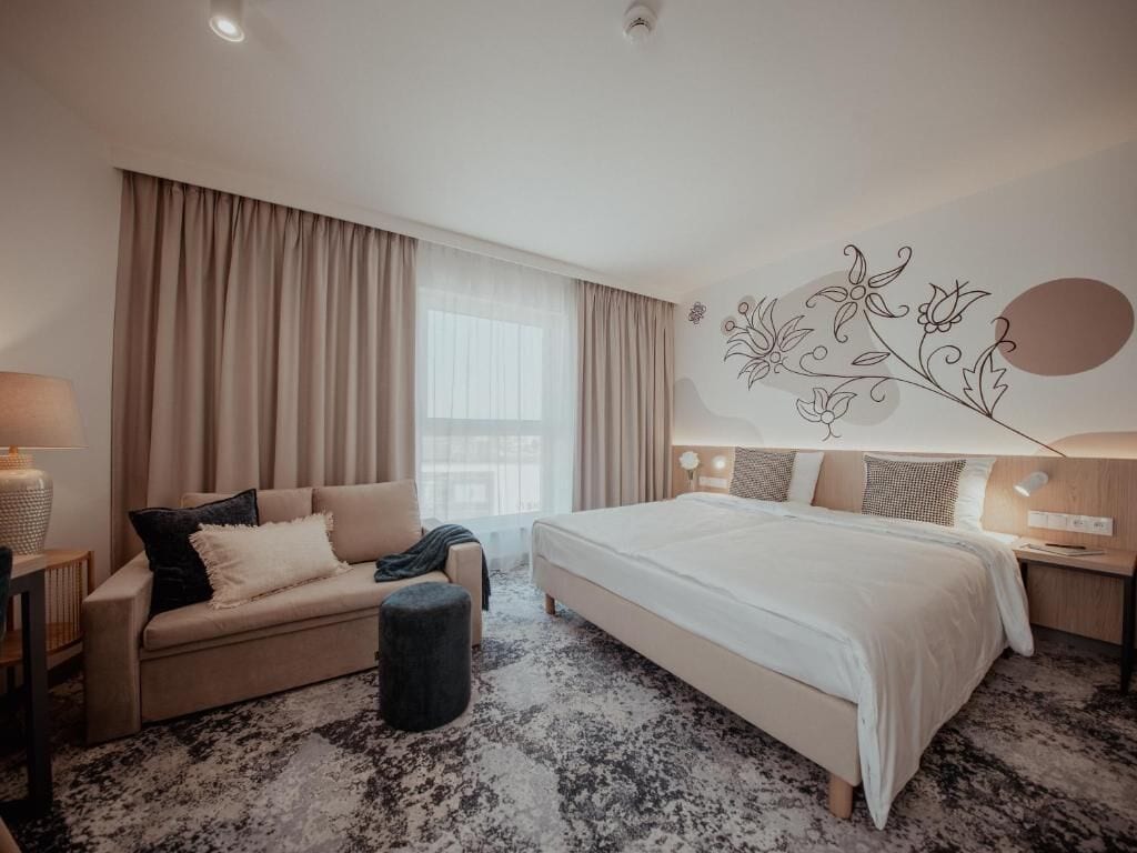 Superior Quadruple Room | Desk, blackout drapes, soundproofing, iron/ironing board