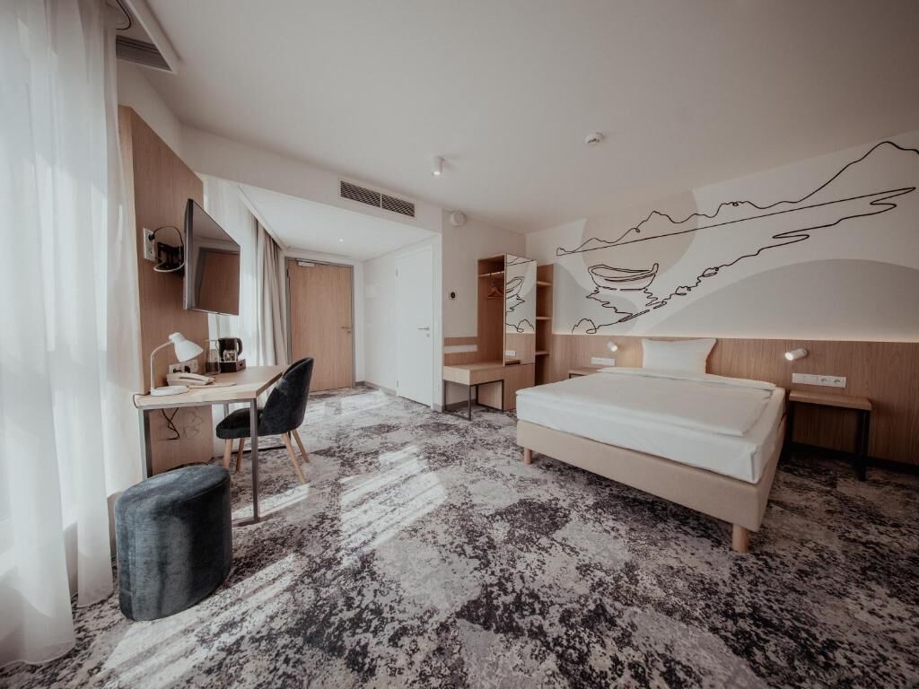 Standard Single Room | Desk, blackout drapes, soundproofing, iron/ironing board