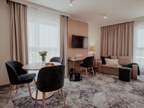 Superior Quadruple Room | Desk, blackout drapes, soundproofing, iron/ironing board