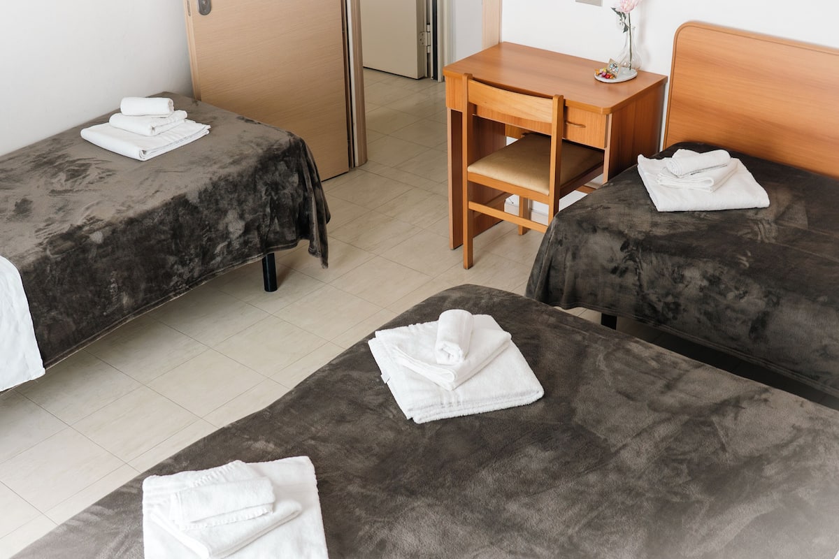 In-room safe, desk, free WiFi