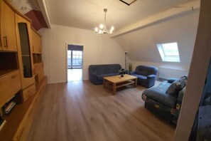 TV, fireplace - Blue House Holiday apartment Wal (Jade)