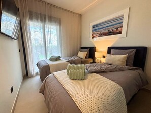 2 bedrooms, iron/ironing board, free WiFi, bed sheets - Mediterranean Gardens 56: Ground floor with garden (Torrevieja)