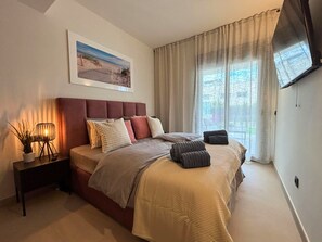 2 bedrooms, iron/ironing board, free WiFi, bed sheets