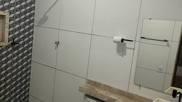 Bidee, pyyhkeet, vessapaperi