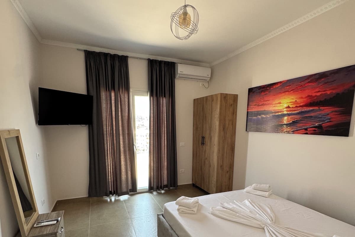 Deluxe Double Room with Balcony | 1 bedroom, free WiFi, bed sheets