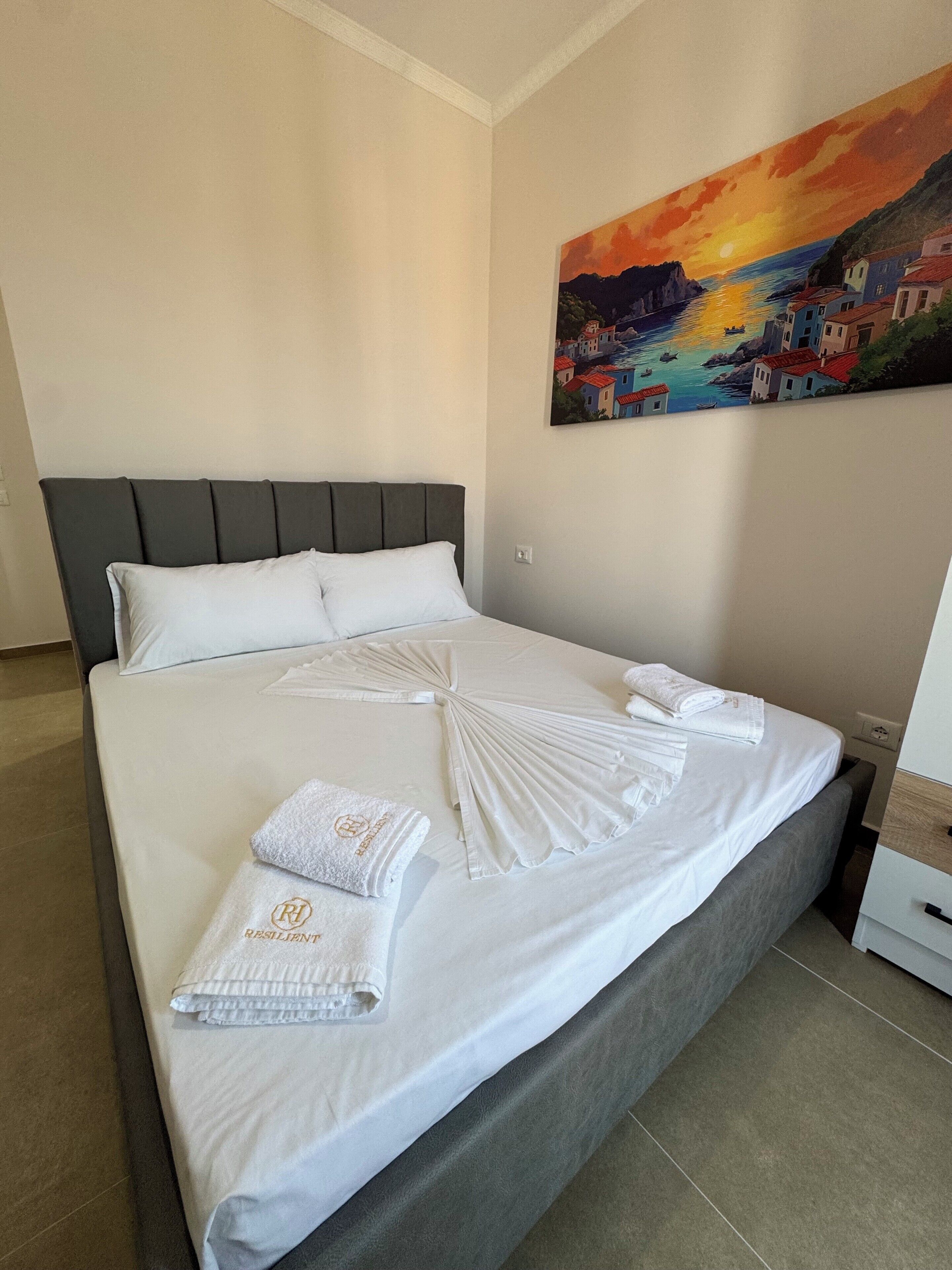 Quarto casal luxo | Wi-Fi de cortesia, roupa de cama