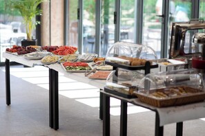 Food and drink - Hotel Apart Resilient (Golem)