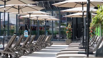 Outdoor pool, pool umbrellas