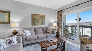 Condo, 1 Queen Bed (Villas on the Gulf unit J10) | Living area