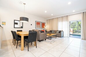 Interior - Family-Friendly 3BR Townhome at Encantada Resort ● Pool, BBQ & Near Disney! (Kissimmee)