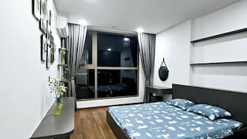 3 bedrooms, iron/ironing board, free WiFi, bed sheets