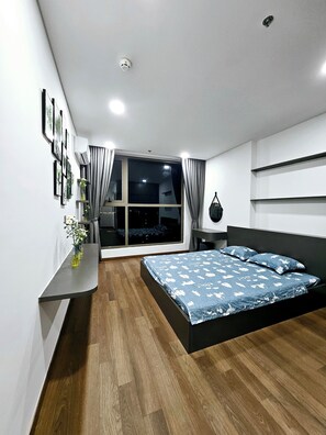 3 bedrooms, iron/ironing board, free WiFi, bed sheets