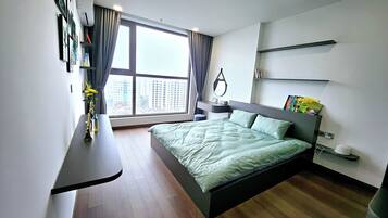 3 bedrooms, iron/ironing board, free WiFi, bed sheets