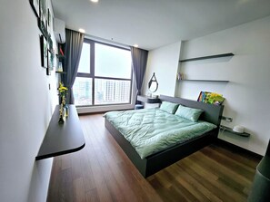 3 bedrooms, iron/ironing board, free WiFi, bed sheets