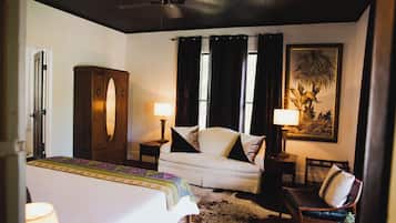 5 bedrooms, iron/ironing board, WiFi, bed sheets