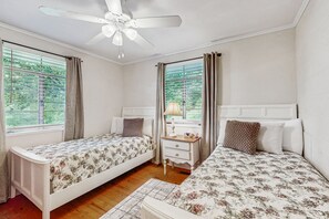 2 bedrooms, iron/ironing board, internet, bed sheets