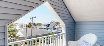 Spectacular pet friendly house walk to beach w/ocean views, private pool