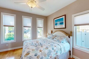 6 bedrooms, iron/ironing board, Internet, bed sheets